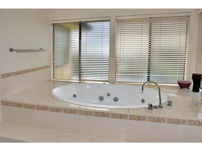 14 Crystal Court, Werribee VIC 3030