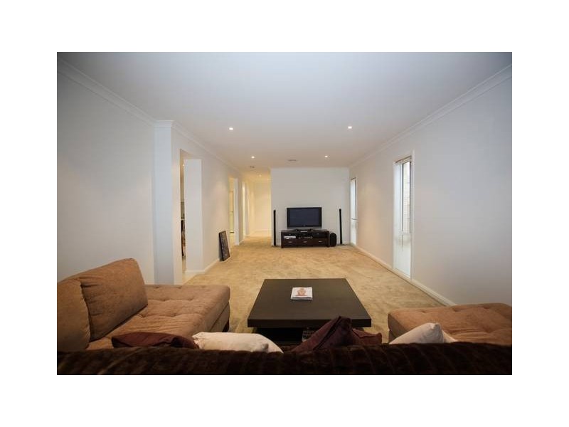 68 Vaucluse Boulevard, Werribee VIC 3030