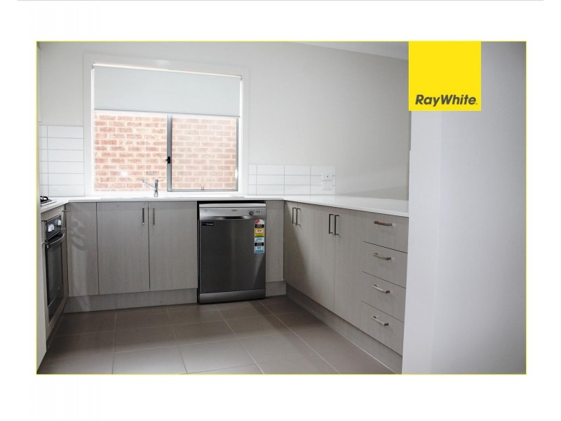 43 Grassbird Drive, Point Cook VIC 3030