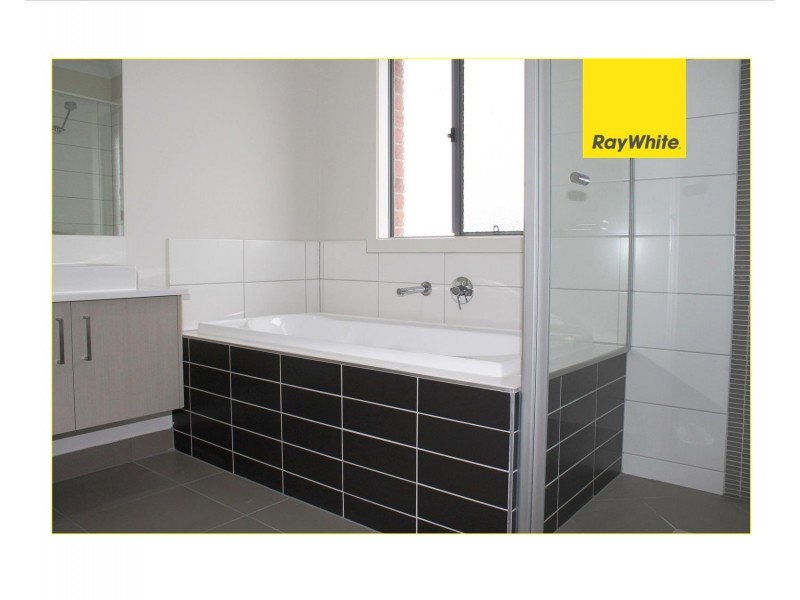 43 Grassbird Drive, Point Cook VIC 3030