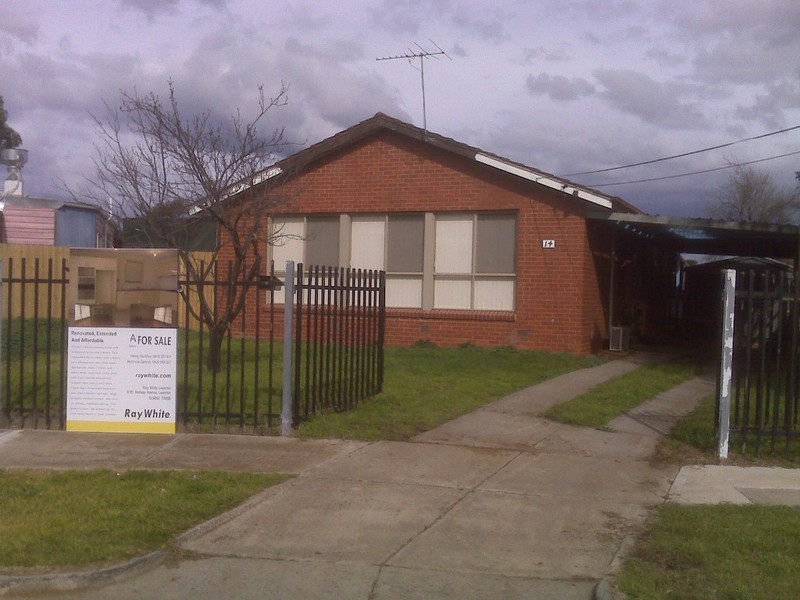 14 CHIRNSIDE Crescent, Laverton VIC 3028