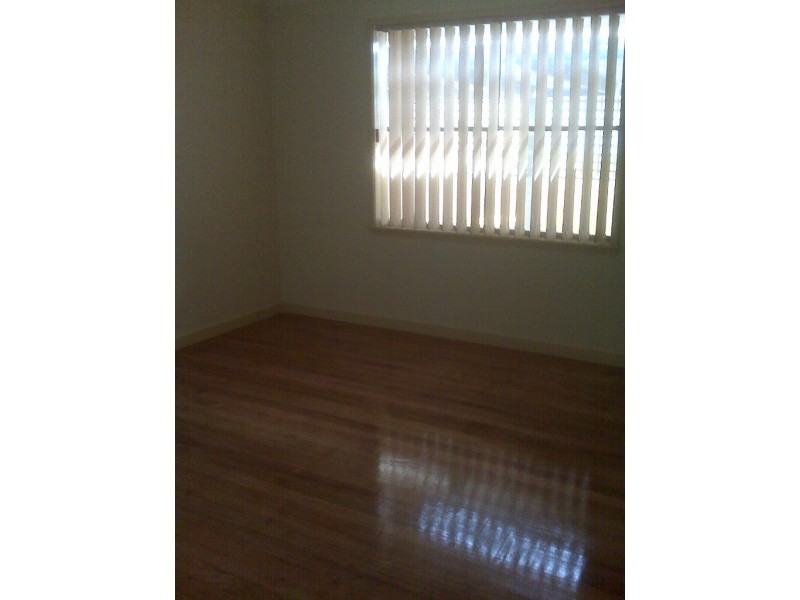 14 CHIRNSIDE Crescent, Laverton VIC 3028