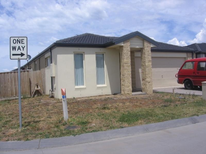 1 BLUESTONE Court, Point Cook VIC 3030