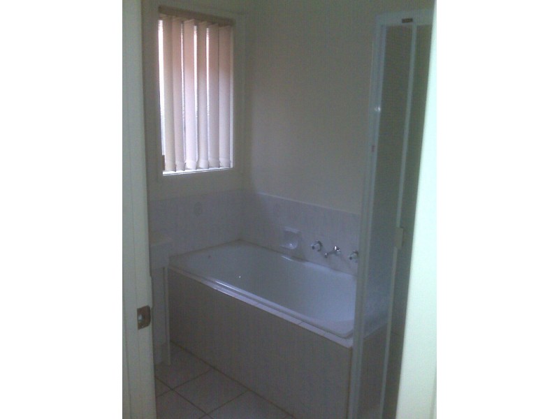 6 ALLINGTON Place, Seabrook VIC 3028