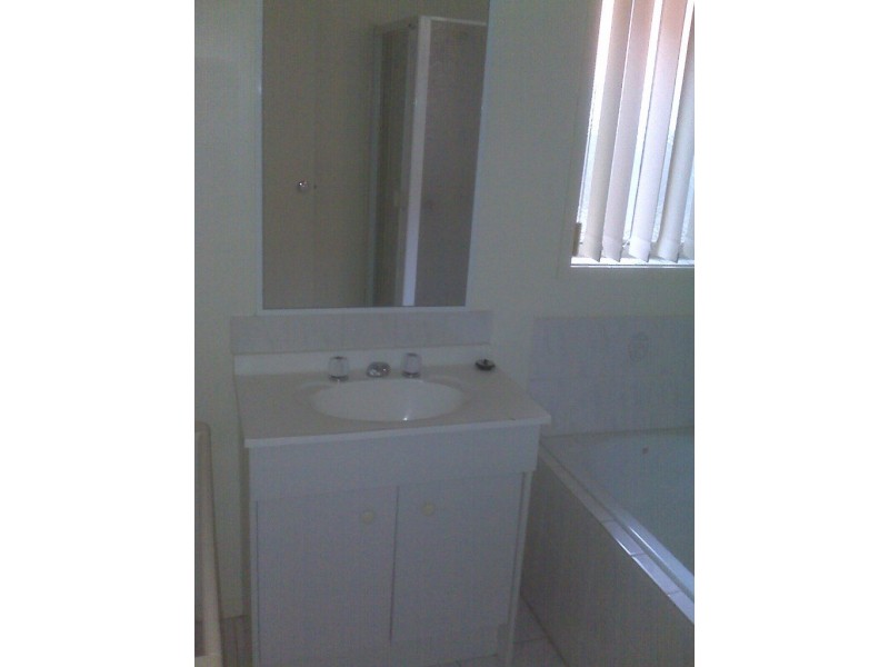 6 ALLINGTON Place, Seabrook VIC 3028