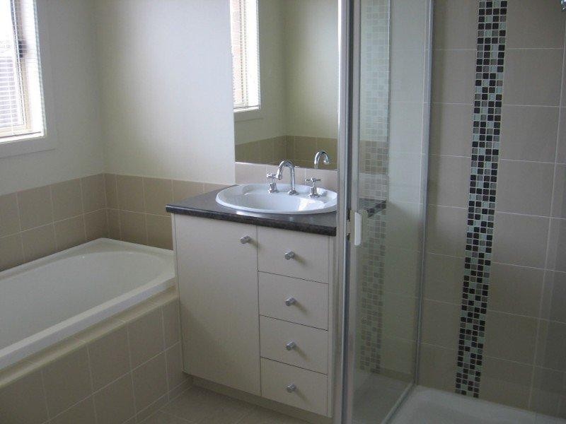 2 Elderberry Way, Pakenham VIC 3810