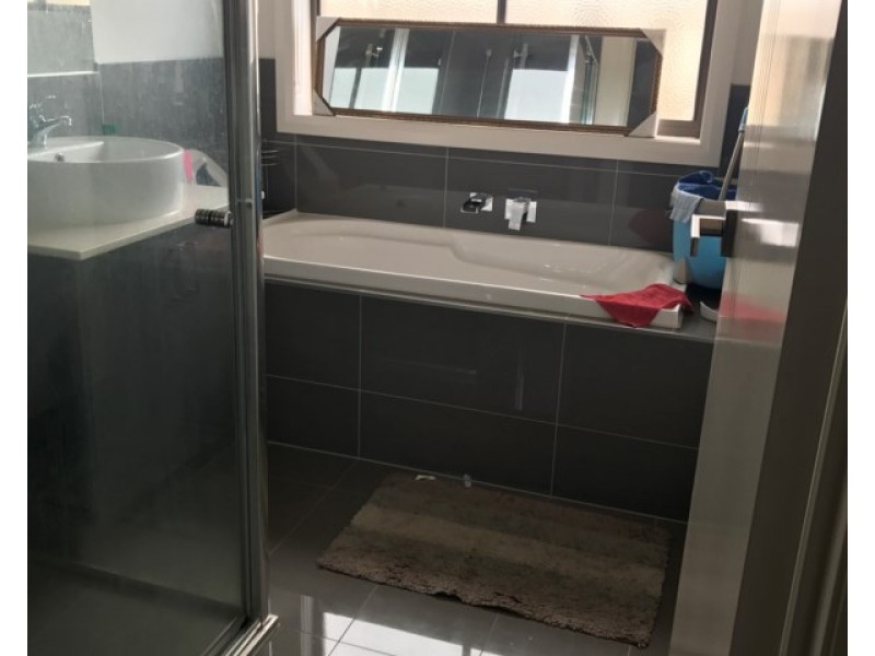 2/13 Heffernan Street, Laverton VIC 3028