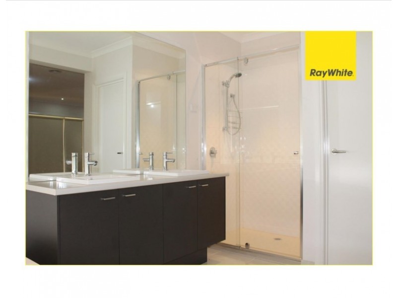 11 Middle Park Drive, Point Cook VIC 3030