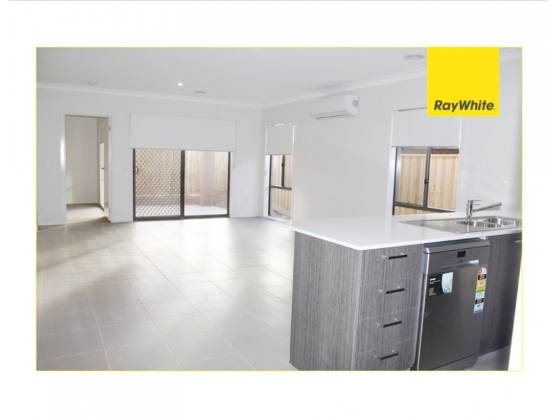 72 Solitude Crescent, Point Cook VIC 3030