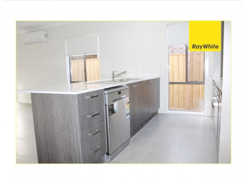 72 Solitude Crescent, Point Cook VIC 3030