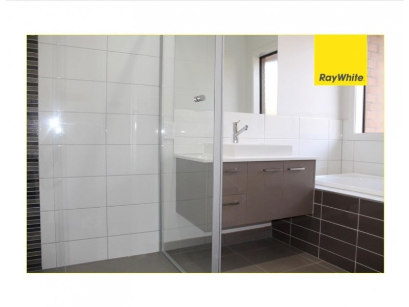 72 Solitude Crescent, Point Cook VIC 3030