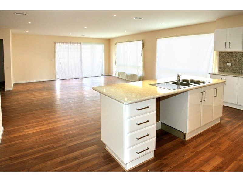 4 Starling Avenue, Tarneit VIC 3029