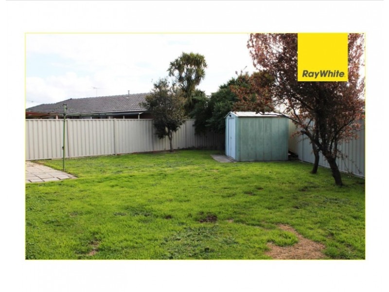 34 Edwards Drive, Altona Meadows VIC 3028