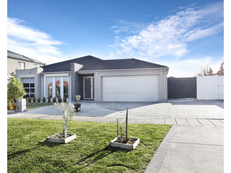 22 Caradon Drive, Truganina VIC 3029
