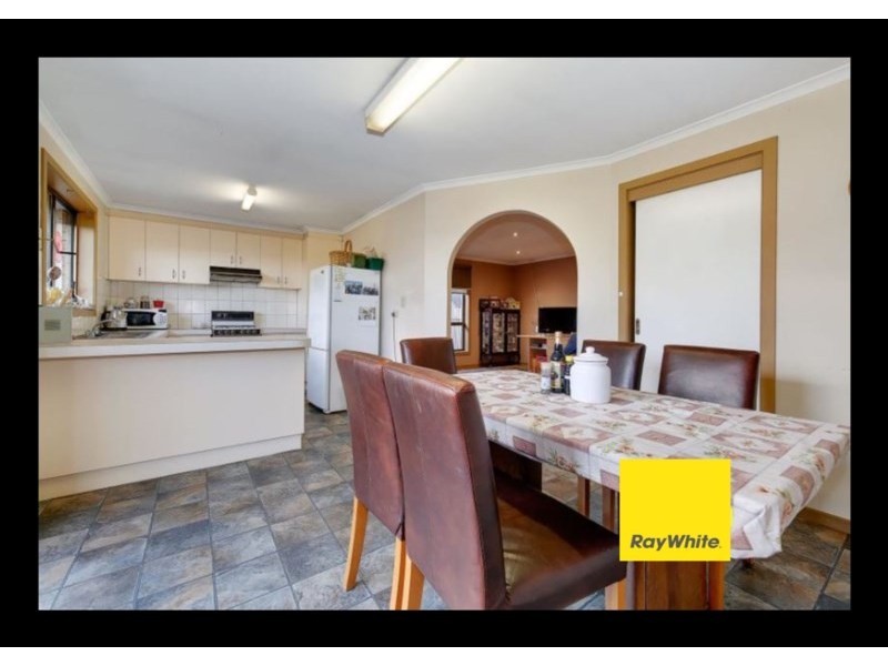 2/8 Crellin Avenue South, Altona Meadows VIC 3028