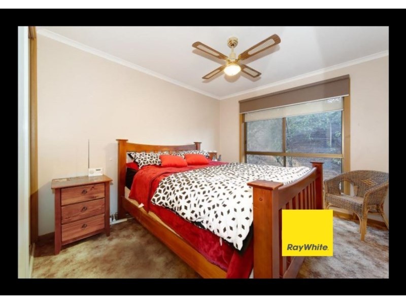 2/8 Crellin Avenue South, Altona Meadows VIC 3028