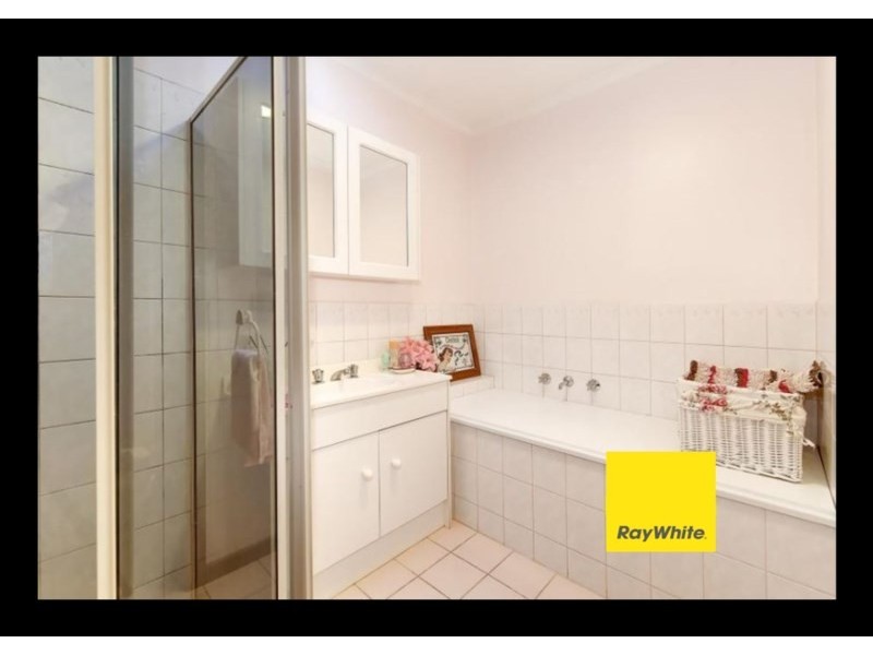 2/8 Crellin Avenue South, Altona Meadows VIC 3028