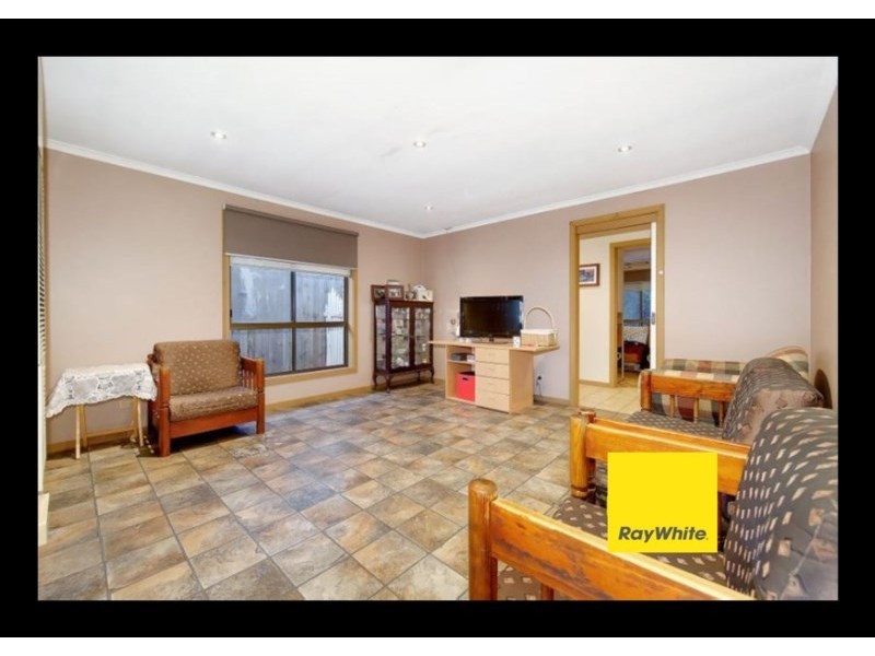 2/8 Crellin Avenue South, Altona Meadows VIC 3028