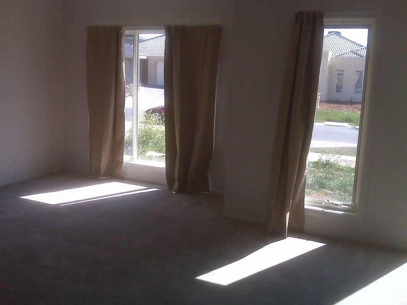 11 MILES FRANKLIN Boulevard, Point Cook VIC 3030