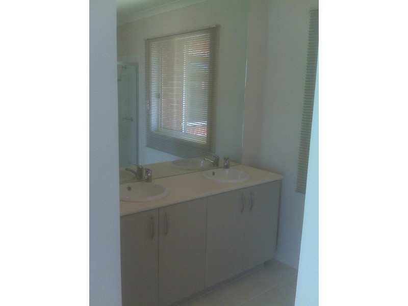 11 MILES FRANKLIN Boulevard, Point Cook VIC 3030