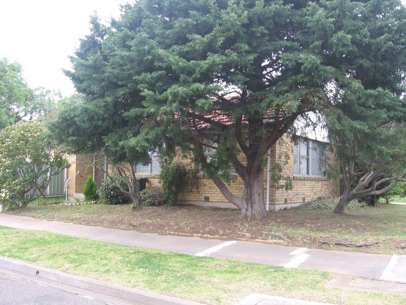 8 Sumers Street, Laverton VIC 3028