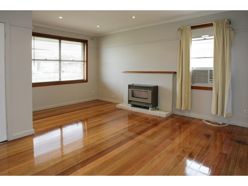 1/27 Heffernan Street, Laverton VIC 3028