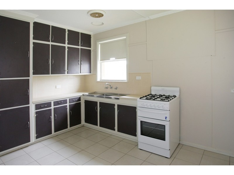 1/27 Heffernan Street, Laverton VIC 3028