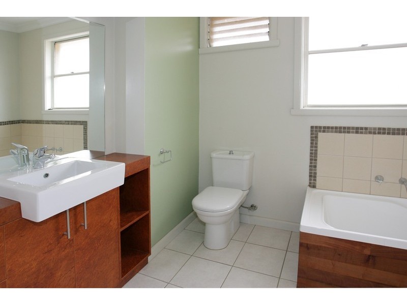 1/27 Heffernan Street, Laverton VIC 3028