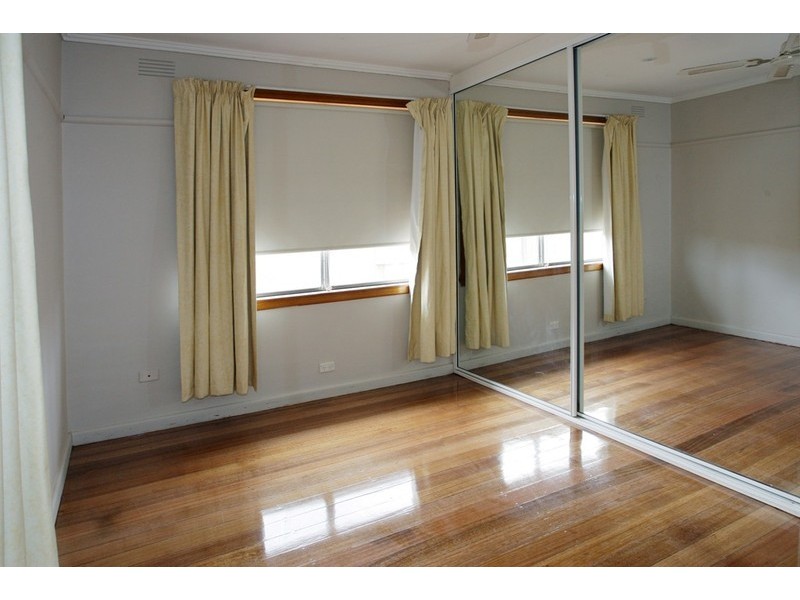 1/27 Heffernan Street, Laverton VIC 3028