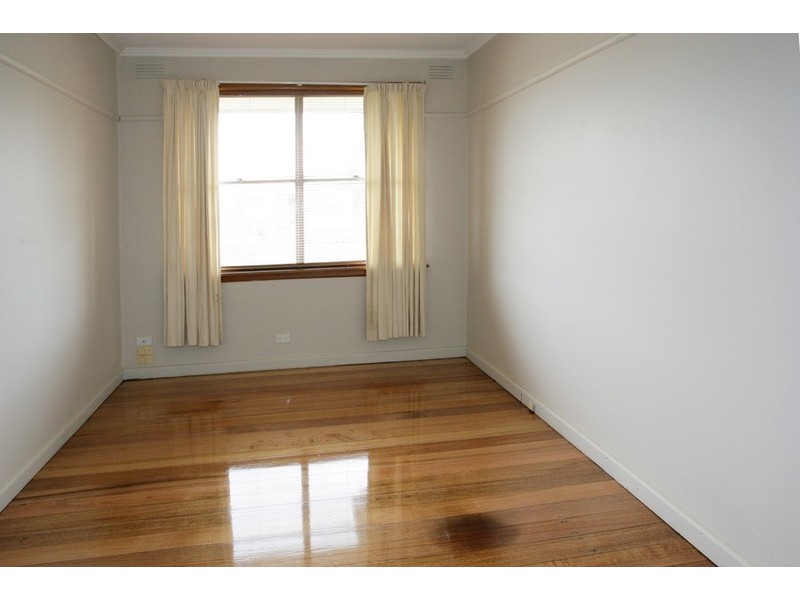 1/27 Heffernan Street, Laverton VIC 3028