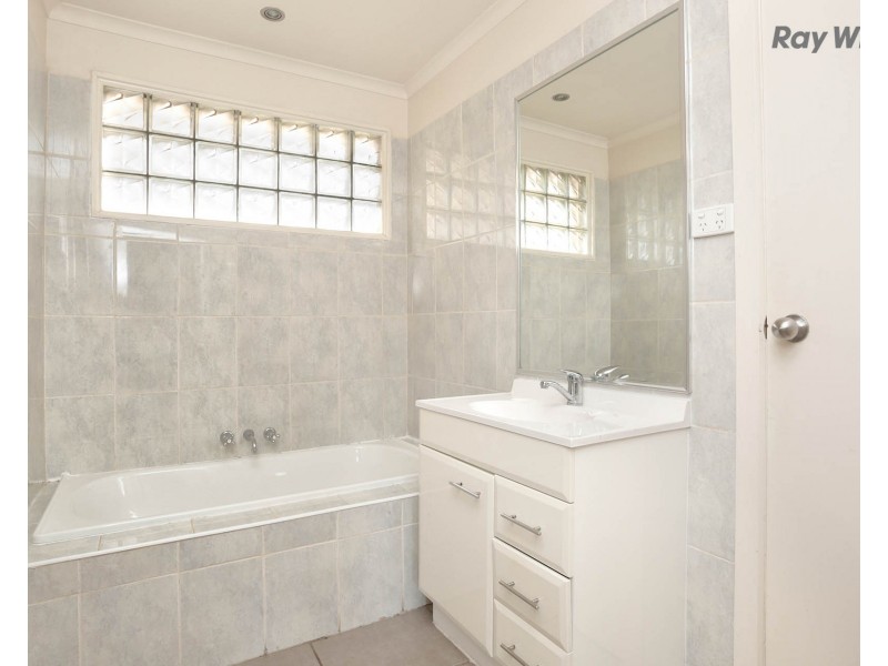 1 Grevillia Court, Altona Meadows VIC 3028