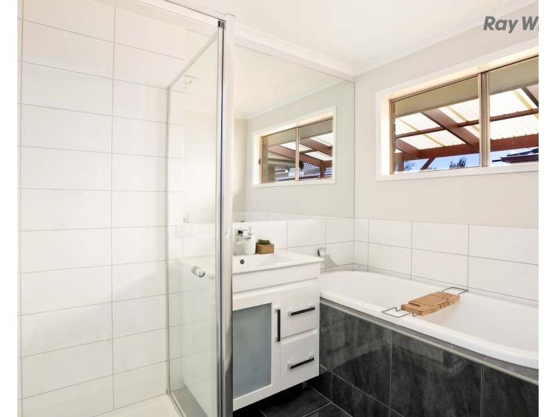 13 Doris Drive, Hoppers Crossing VIC 3029