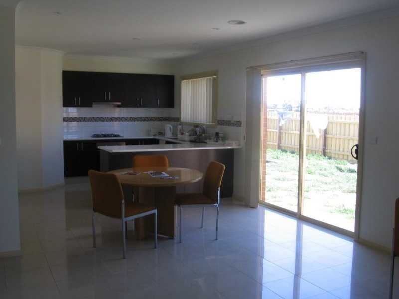 8 Fetlock Lane, Truganina VIC 3029