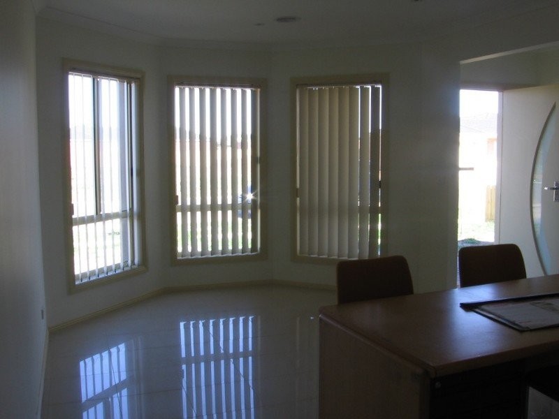 8 Fetlock Lane, Truganina VIC 3029