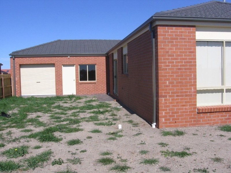 8 Fetlock Lane, Truganina VIC 3029