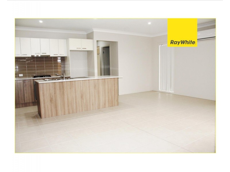 24 Fairwater Drive, Point Cook VIC 3030