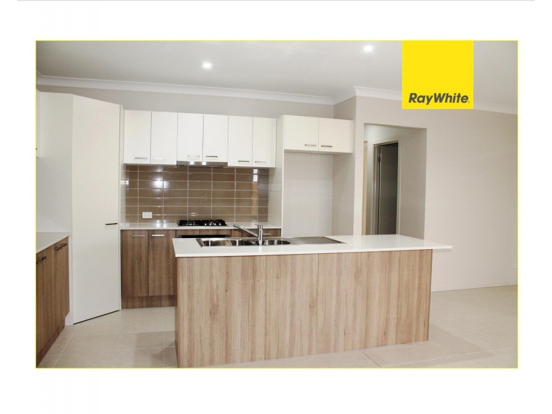 24 Fairwater Drive, Point Cook VIC 3030