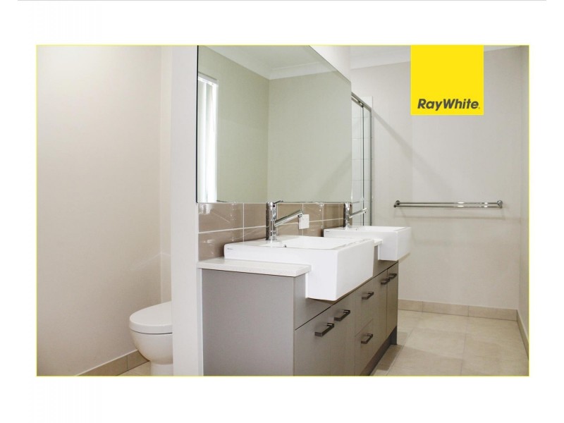 24 Fairwater Drive, Point Cook VIC 3030