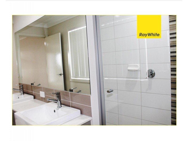 24 Fairwater Drive, Point Cook VIC 3030