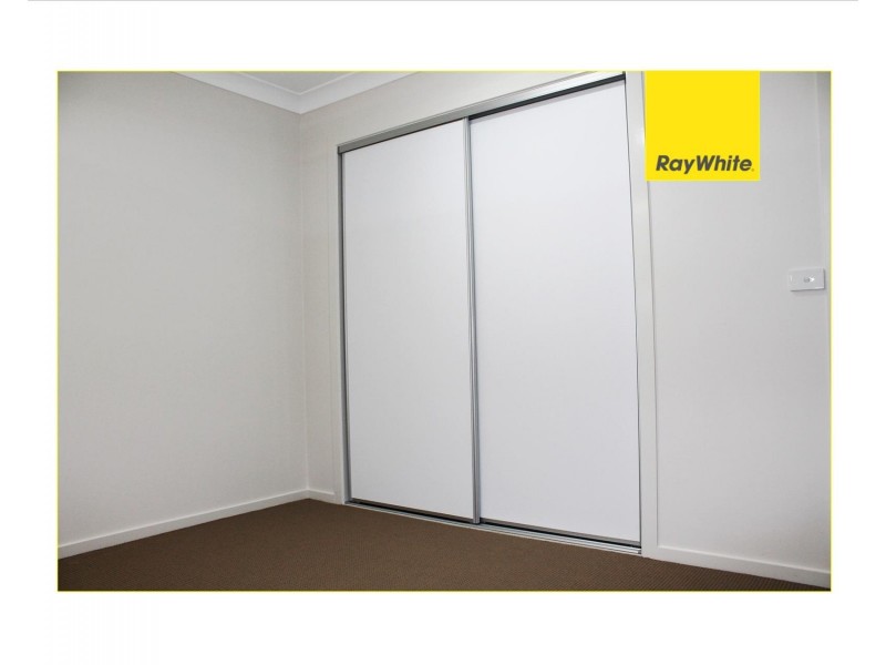 24 Fairwater Drive, Point Cook VIC 3030