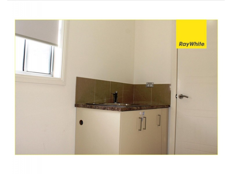 4 Woodswallow Place, Williams Landing VIC 3027