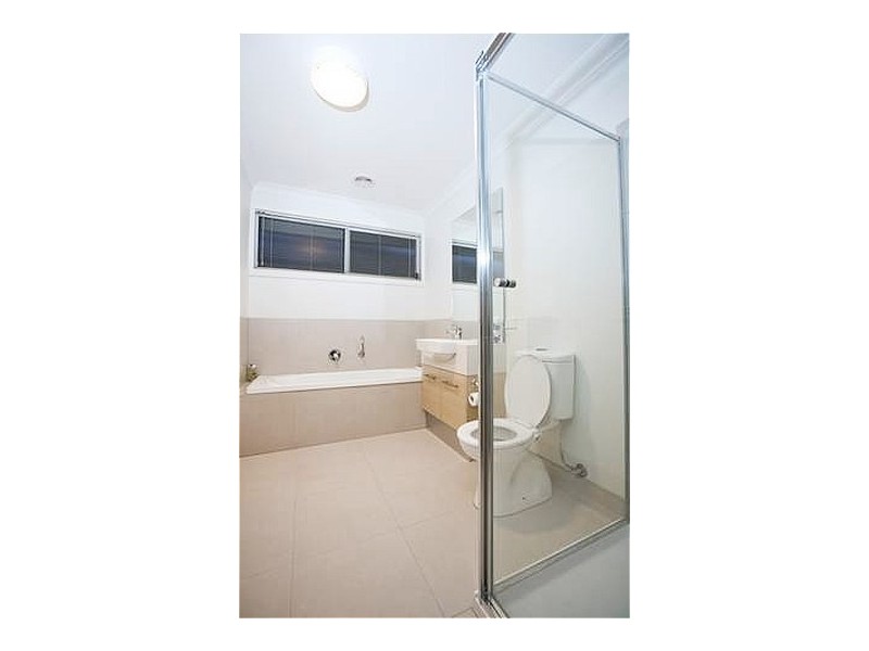 68 VAUCLUSE Boulevard, Werribee VIC 3030