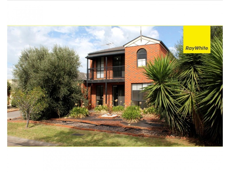 13 SNOWBUSH Terrace, Point Cook VIC 3030