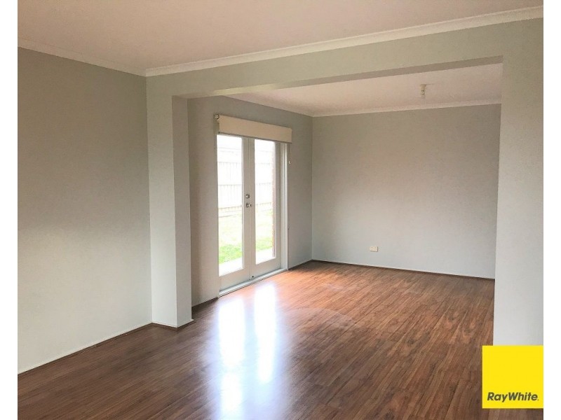 13 SNOWBUSH Terrace, Point Cook VIC 3030