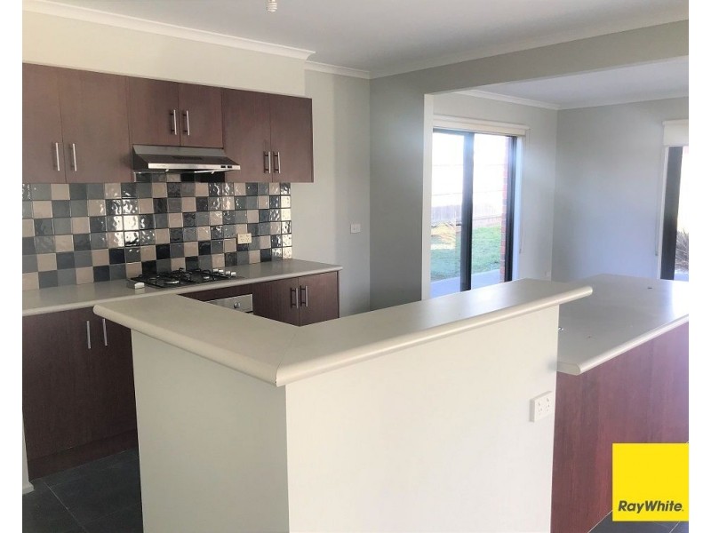 13 SNOWBUSH Terrace, Point Cook VIC 3030