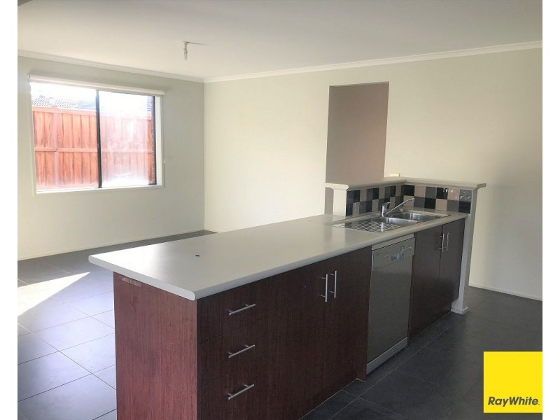 13 SNOWBUSH Terrace, Point Cook VIC 3030