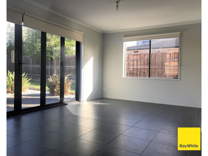 13 SNOWBUSH Terrace, Point Cook VIC 3030