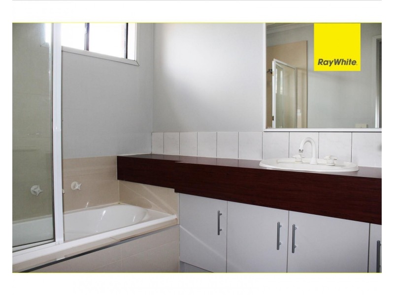 13 SNOWBUSH Terrace, Point Cook VIC 3030