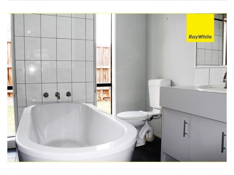 13 SNOWBUSH Terrace, Point Cook VIC 3030