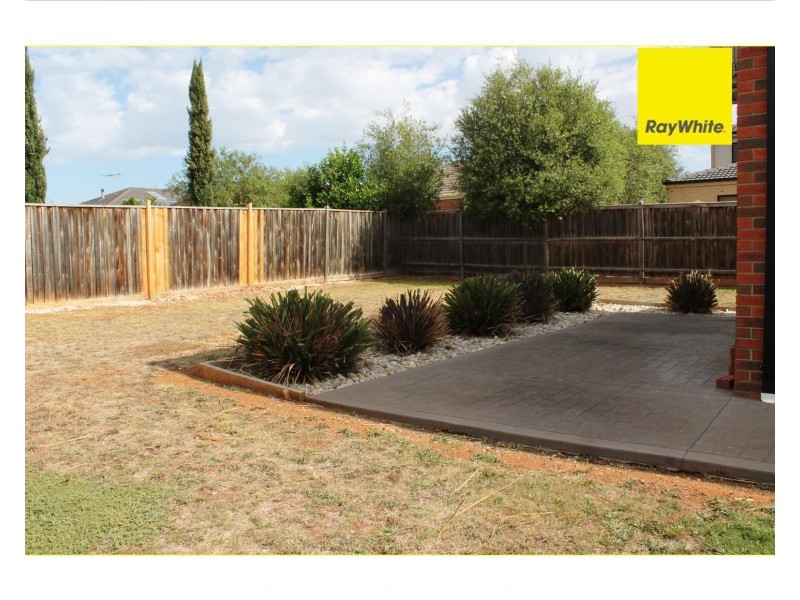 13 SNOWBUSH Terrace, Point Cook VIC 3030